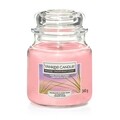 Lumanare parfumata in suport de sticla, Pink Island, Yankee Candle, 60 ore, 340 g, citrice/fructe/vanilie